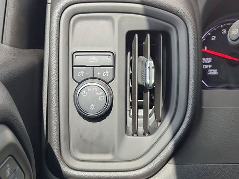 Used 2022 Chevrolet Silverado 1500 Custom RWD image 17