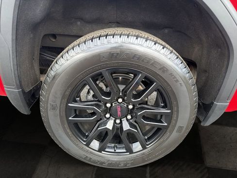 Used 2022 GMC Sierra 1500 Elevation w/ LPO, Elevation Black Package image 11