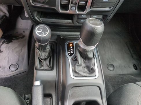 Used 2021 Jeep Wrangler Unlimited Sport AWD/4WD image 22