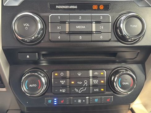 Used 2017 Ford F250 Lariat w/ Chrome Package AWD/4WD image 26