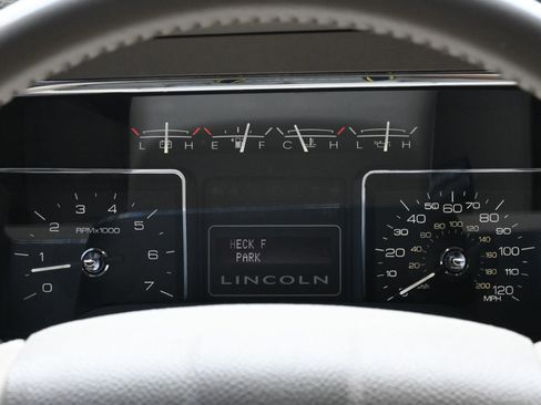 Used 2013 Lincoln Navigator 2WD w/ HD Trailer Tow Pkg image 12