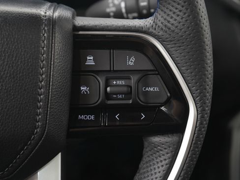 Used 2025 Toyota Sequoia Platinum image 29