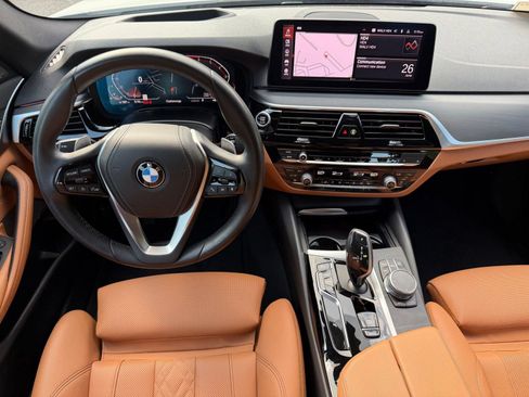 Used 2023 BMW 530i w/ Premium Package RWD image 27