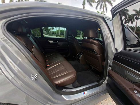 Used 2020 BMW 750i xDrive w/ Executive Package image 12