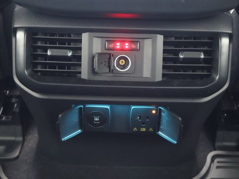 Used 2025 Ford F150 Raptor image 32