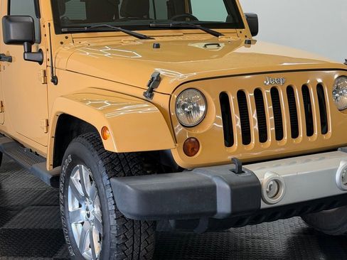 Used 2013 Jeep Wrangler Unlimited Sahara w/ Connectivity Group AWD/4WD image 2