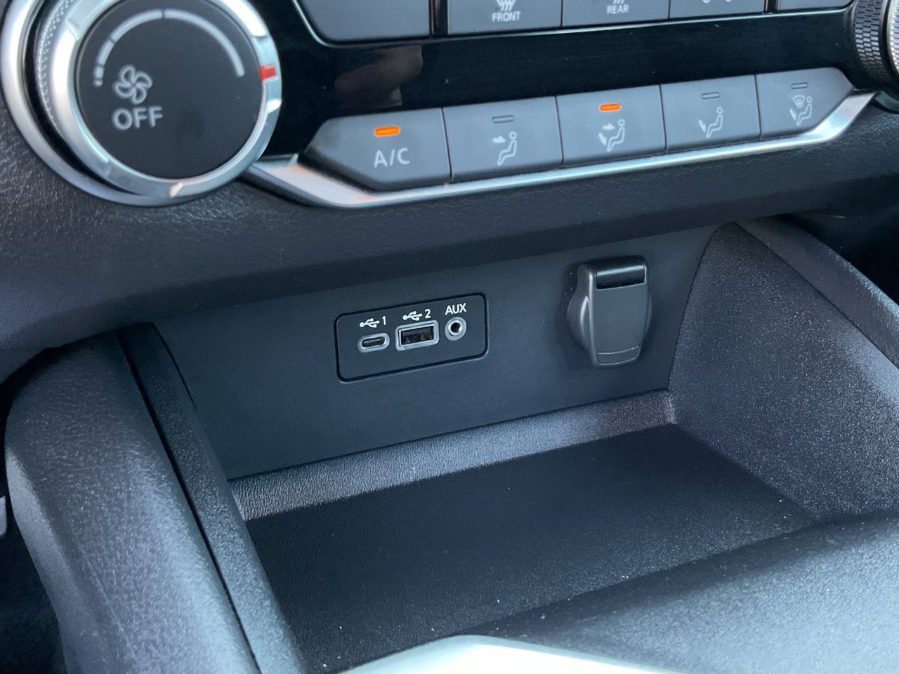 Used 2025 Nissan Altima 2.5 SV FWD image 27