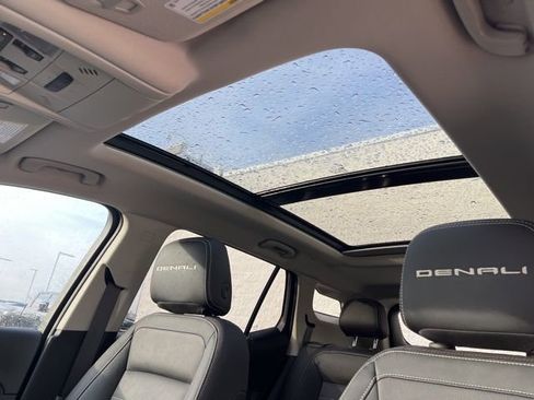 Used 2022 GMC Terrain Denali image 12
