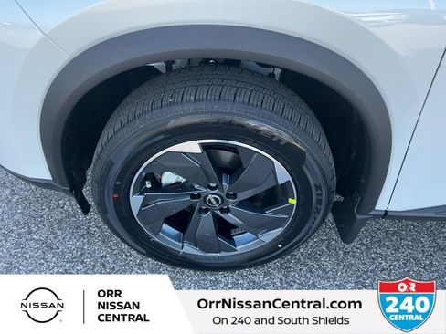New 2026 Nissan Rogue SV FWD image 9