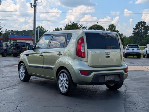 Used 2013 Kia Soul + FWD image 3