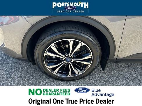 Certified 2022 Ford Escape SE w/ SE Sport Appearance Package image 29