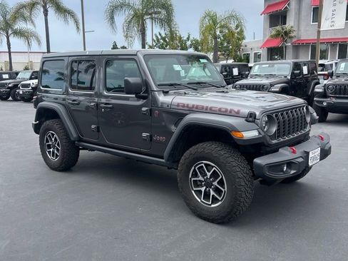Used 2025 Jeep Wrangler Unlimited Rubicon image 6