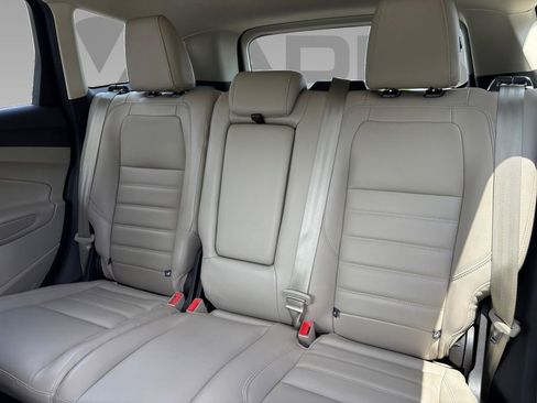 Used 2017 Ford Escape Titanium FWD image 4
