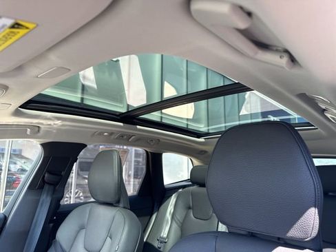 Certified 2025 Volvo XC60 B5 Plus AWD/4WD image 26