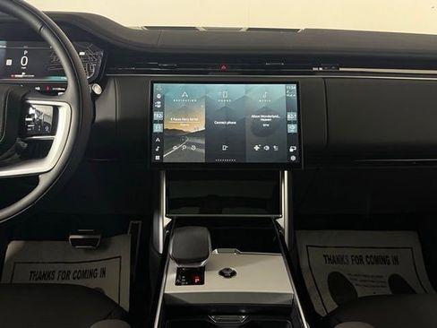 New 2025 Land Rover Range Rover Long Wheelbase SE image 25