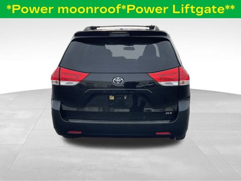 Used 2011 Toyota Sienna XLE image 4