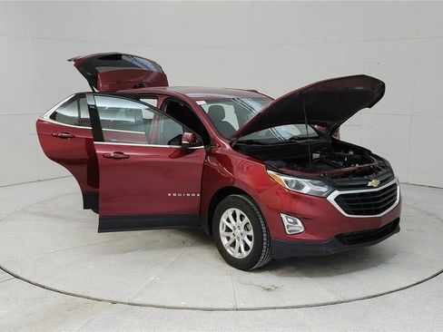 Used 2019 Chevrolet Equinox LT w/ Driver Convenience Package image 9