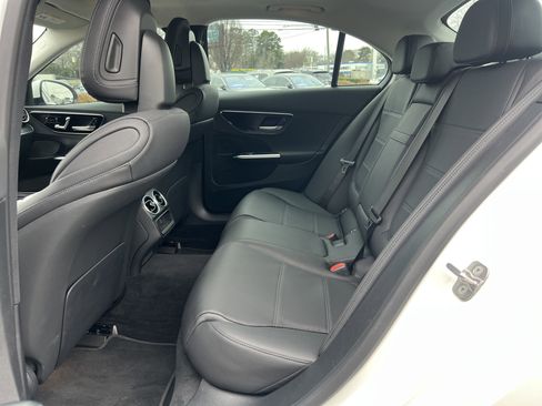 Used 2025 Mercedes-Benz C 300 4MATIC Sedan image 32