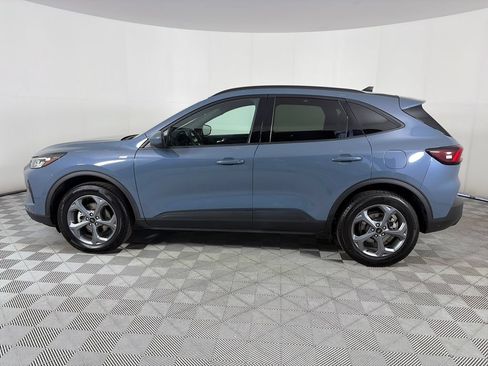 Certified 2025 Ford Escape ST-Line Select AWD/4WD image 4