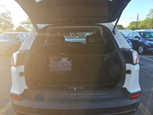 Used 2019 Jeep Cherokee Trailhawk w/ Comfort/Convenience Group AWD/4WD image 8