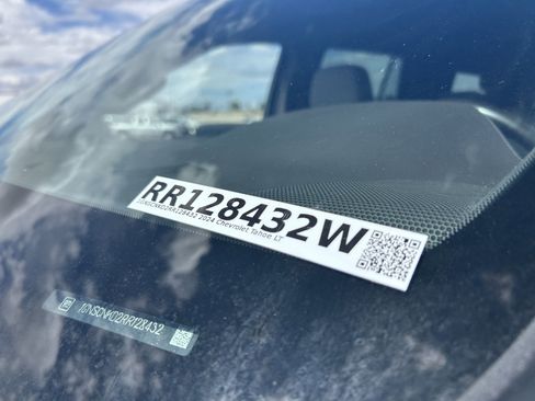 Used 2024 Chevrolet Tahoe LT image 15