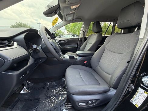Used 2024 Toyota RAV4 XLE FWD image 22
