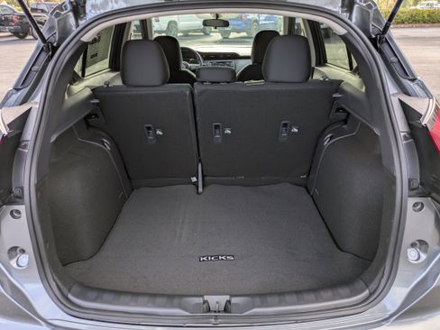 New 2025 Nissan Kicks Play S image 17