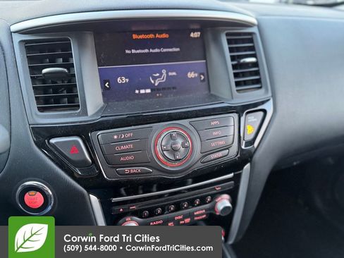 Used 2018 Nissan Pathfinder SV image 5