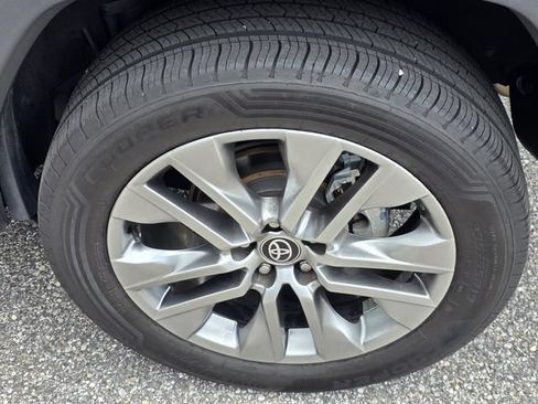 Used 2023 Toyota RAV4 XLE Premium FWD image 33