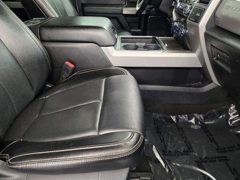 Used 2021 Ford F350 Lariat w/ Lariat Ultimate Package AWD/4WD image 15