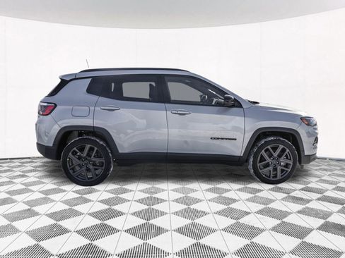 New 2026 Jeep Compass Latitude image 9