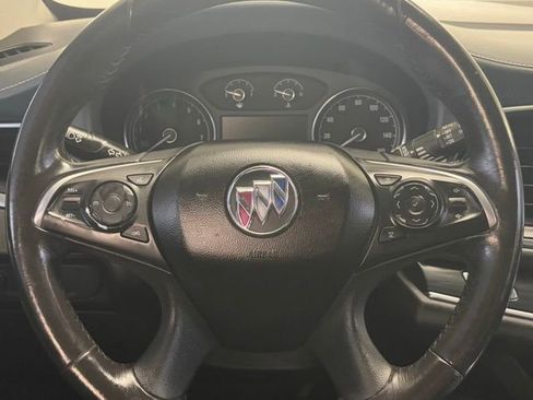 Used 2020 Buick Enclave Essence image 25