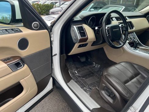 Used 2015 Land Rover Range Rover Sport HSE image 18