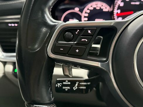 Used 2018 Porsche Panamera 4S image 18