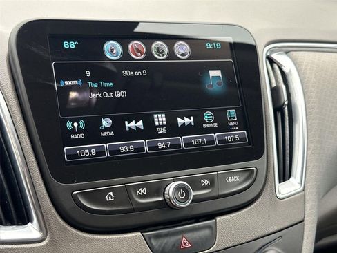 Used 2018 Chevrolet Malibu LT w/ Driver Confidence Package FWD image 12