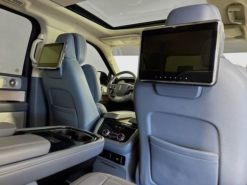 Used 2021 Lincoln Navigator L Black Label w/ Special Edition Package image 39