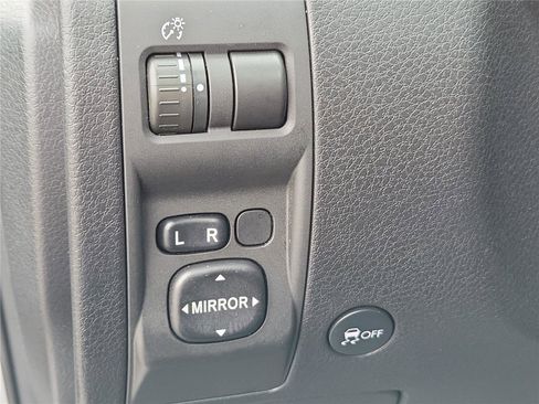Used 2013 Subaru Forester 2.5X Limited AWD/4WD image 21