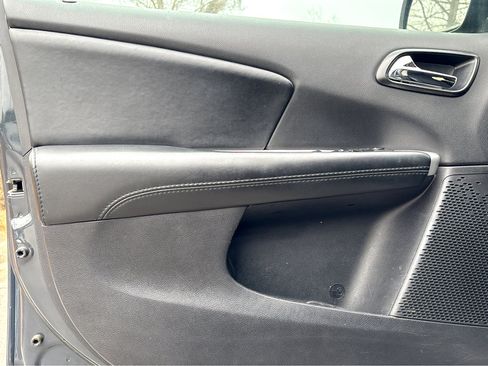 Used 2018 Dodge Journey SXT w/ Blacktop Package image 19