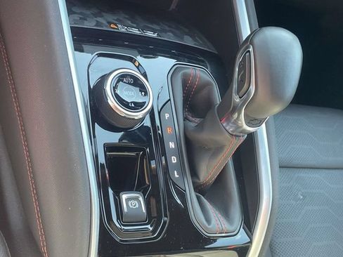 Used 2023 Chevrolet Colorado Z71 w/ Z71 Convenience Package 2 AWD/4WD image 19