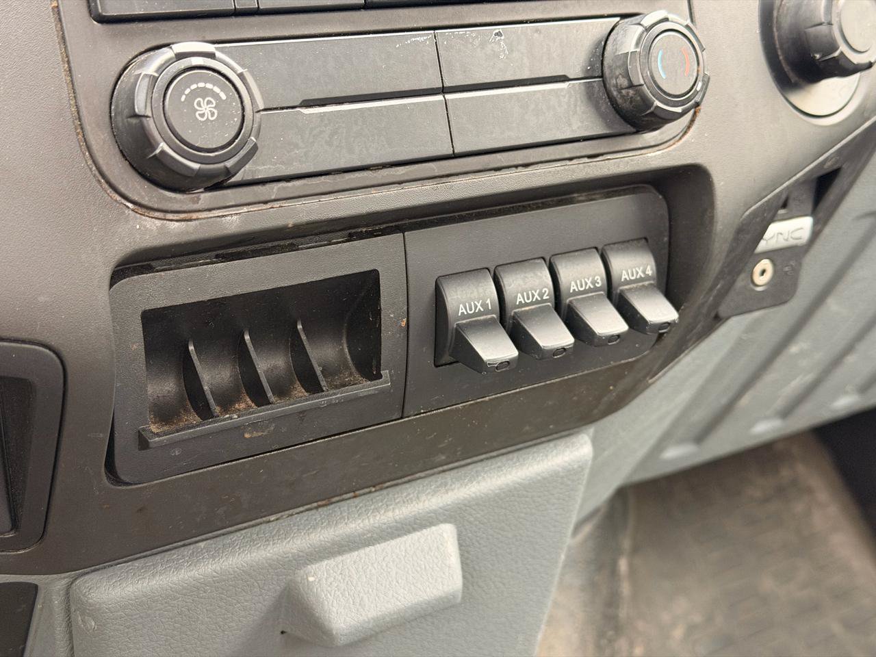 Used 2016 Ford F550 2WD Regular Cab Super Duty image 22