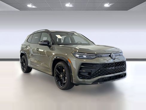 New 2026 Volkswagen Tiguan SE R-Line FWD image 7
