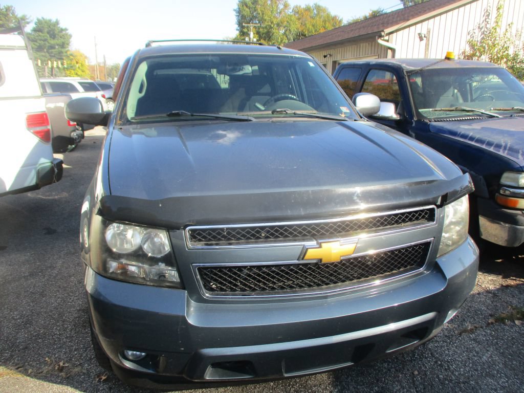 Used 2008 Chevrolet Tahoe LT w/ Convenience Package 1 AWD/4WD image 2