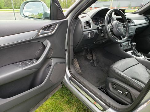 Used 2018 Audi Q3 2.0T Premium w/ Convenience Package AWD/4WD image 8