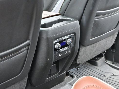 Used 2024 GMC Yukon XL Denali Ultimate image 34