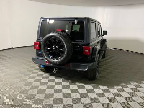 Used 2023 Jeep Wrangler Unlimited Sahara AWD/4WD image 7