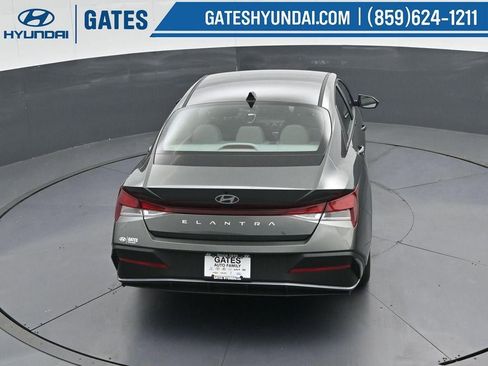 New 2026 Hyundai Elantra SE FWD image 42