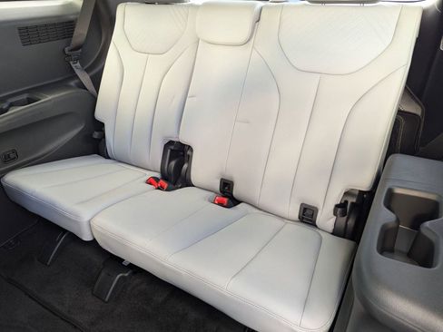 Used 2024 Hyundai Palisade SEL image 25