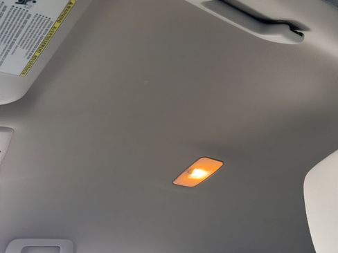 Used 2015 Toyota Corolla LE image 17