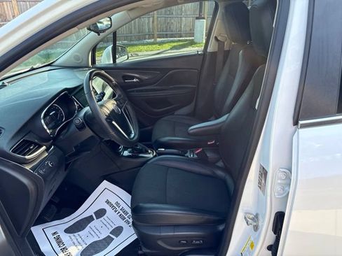 Used 2021 Buick Encore Preferred w/ LPO, Active Package AWD/4WD image 9
