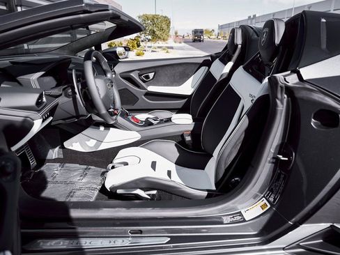 Used 2024 Lamborghini Huracan EVO AWD/4WD image 35